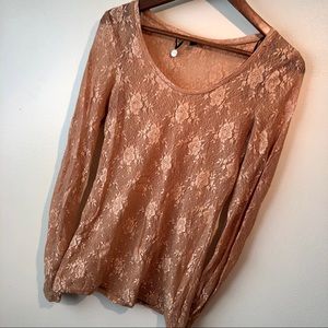 Miss Me lace top ✨